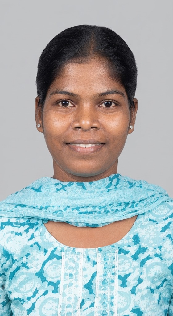Kusum Hemrom - Full time Cleaner in Khar West in Mumbai